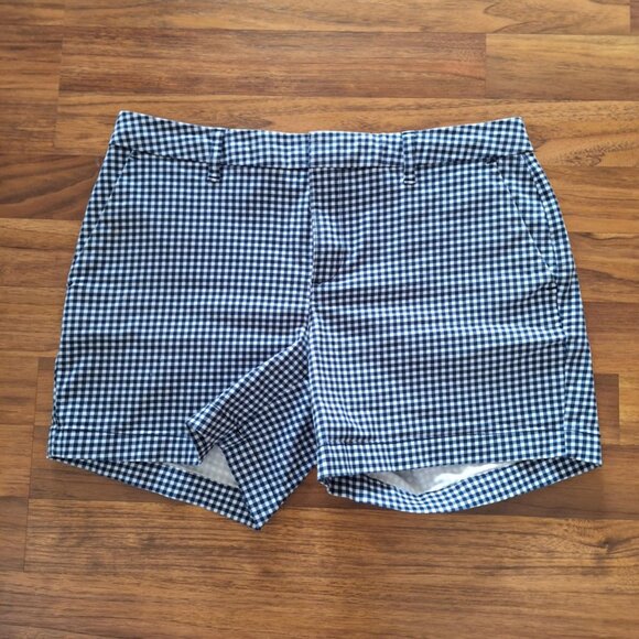 Tommy Hilfiger Pants - Tommy Hilfiger women's size 6, blue and white checkered shorts.